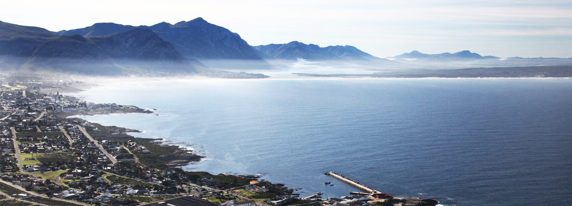 大 Hermanus 海岸线——信托所服务的 Zwelihle、Mount Pleasant 与 Hawston 社区的家园
